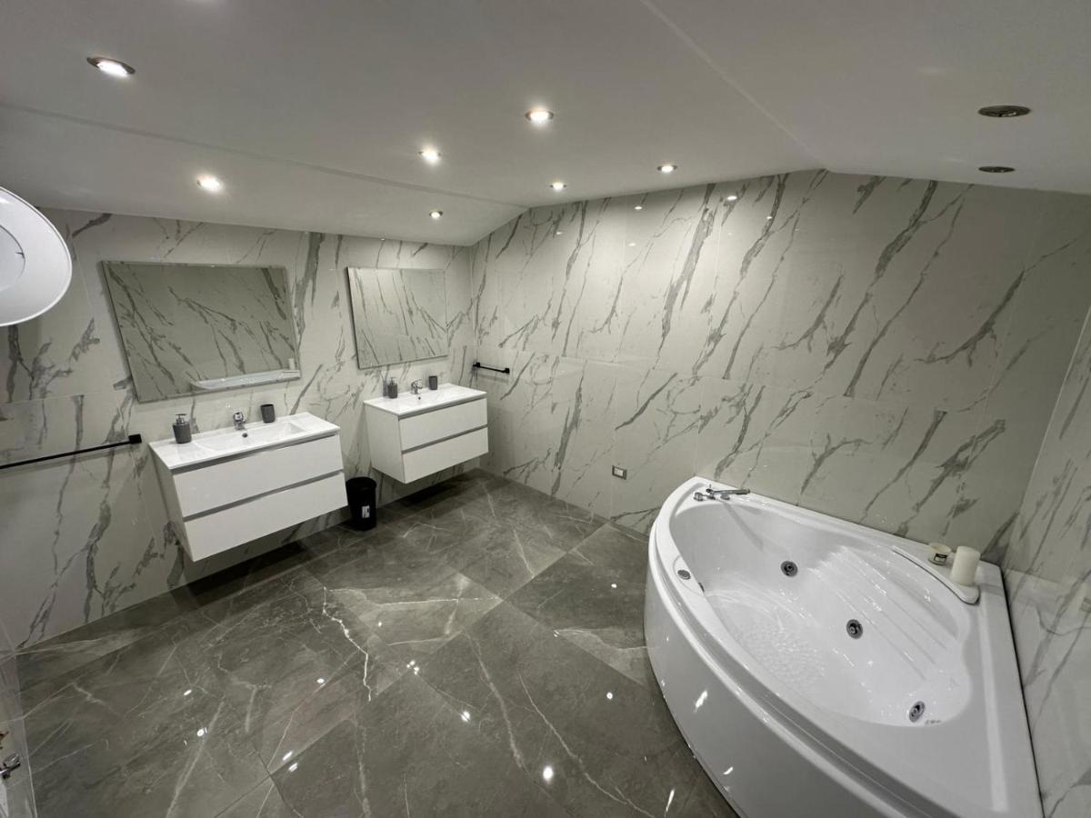 Foria Apartment *