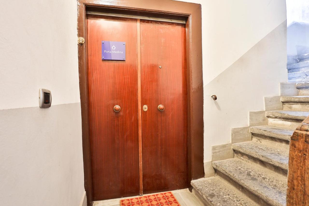 Porta Medina * Naples