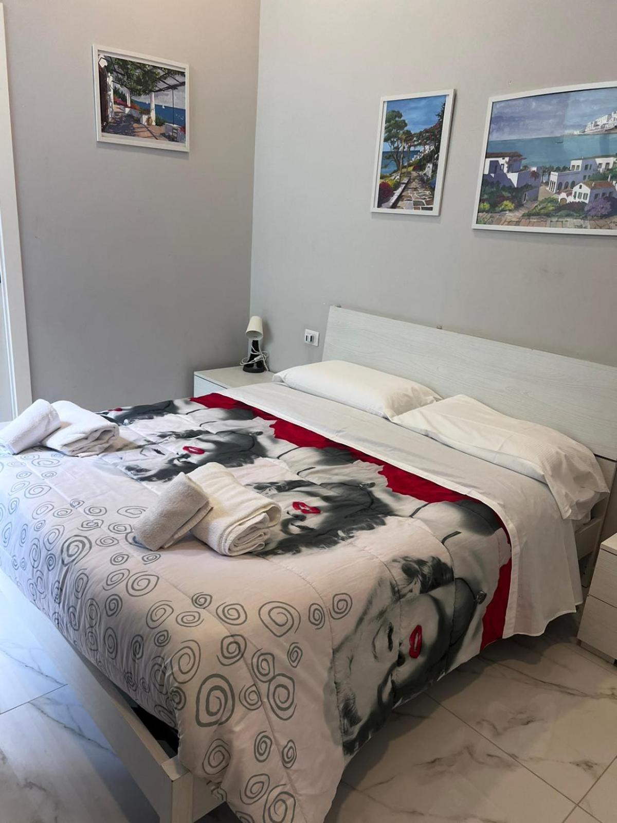 Bed & Breakfast San Gennaro In Porta Naples