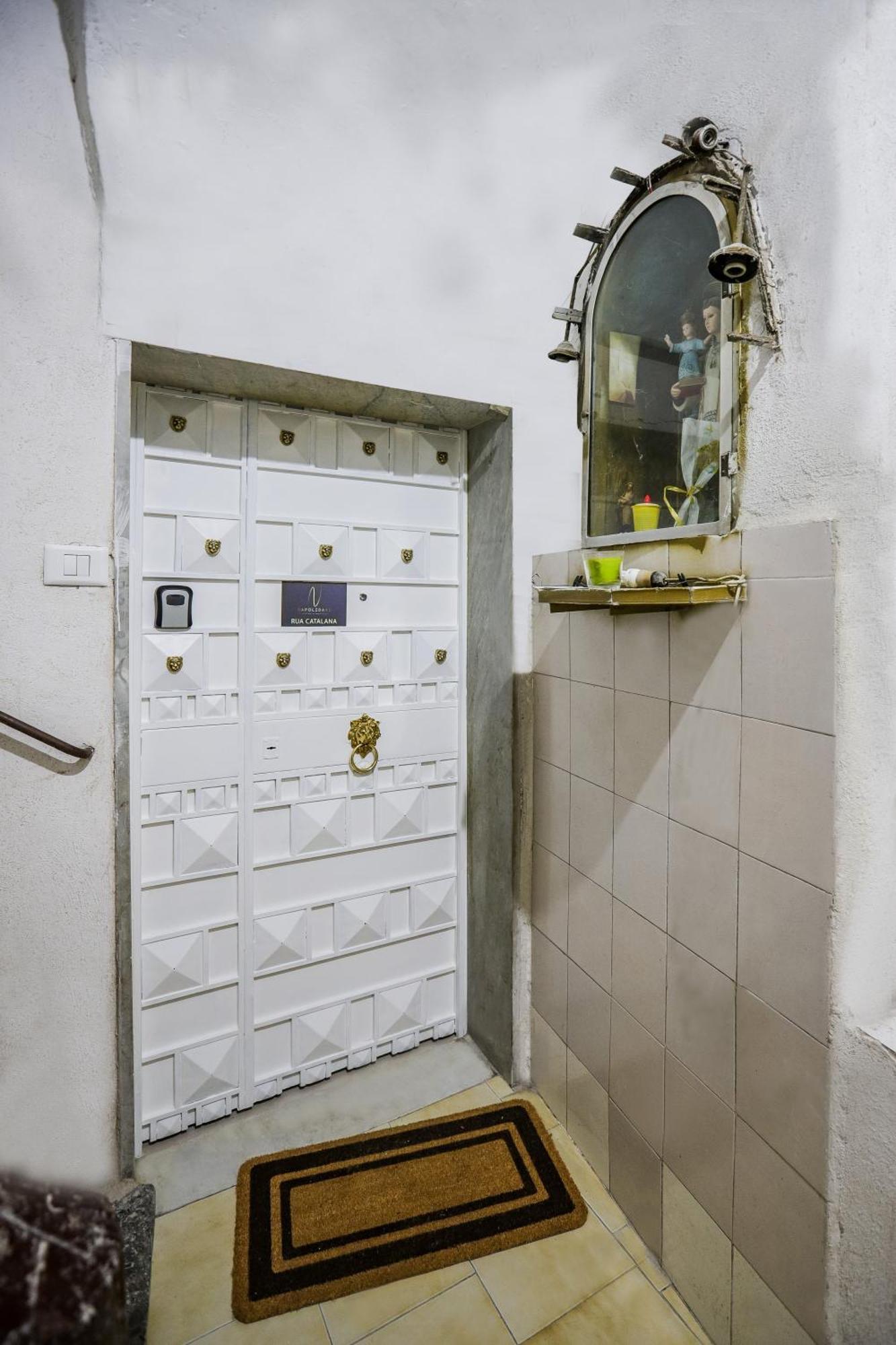 Apartment Napolidays Rua Catalana Naples