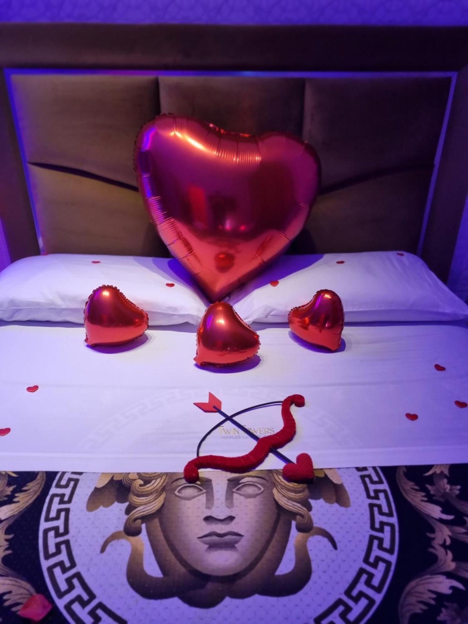 Twin Towers Luxury * Naples