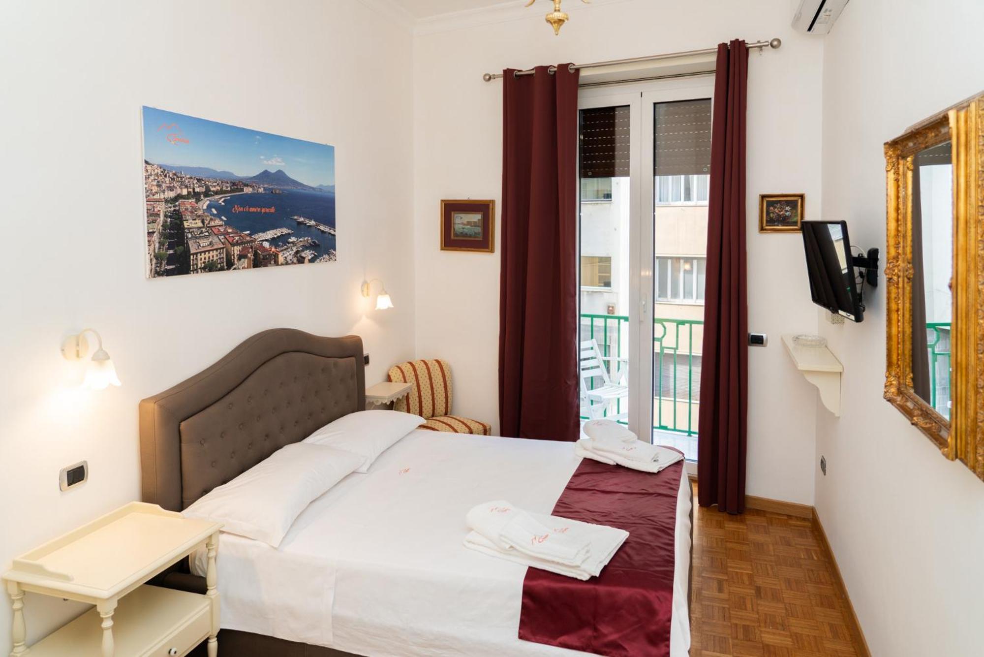 Cervantes Naples