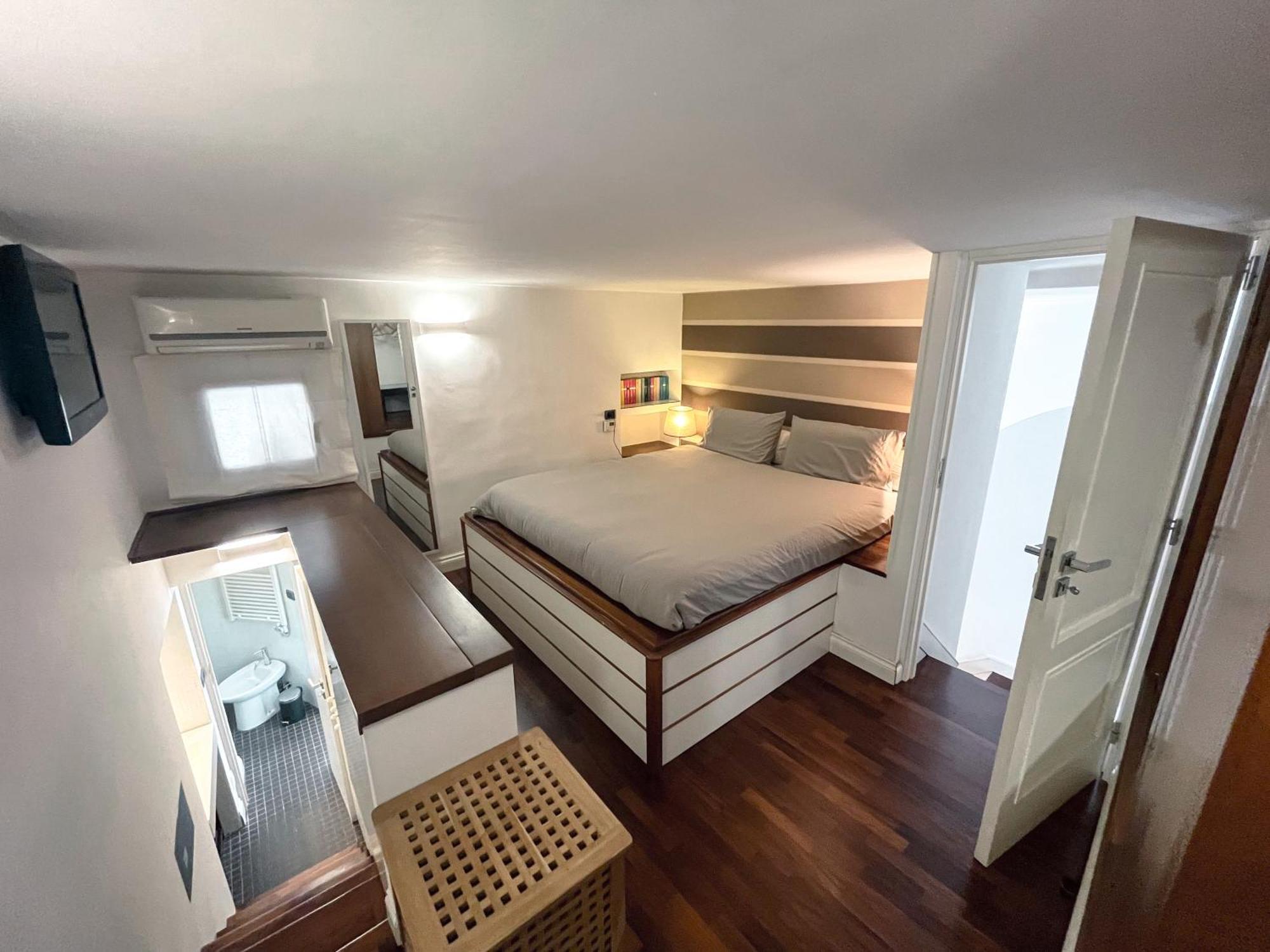 Chiatamone Premium * Naples