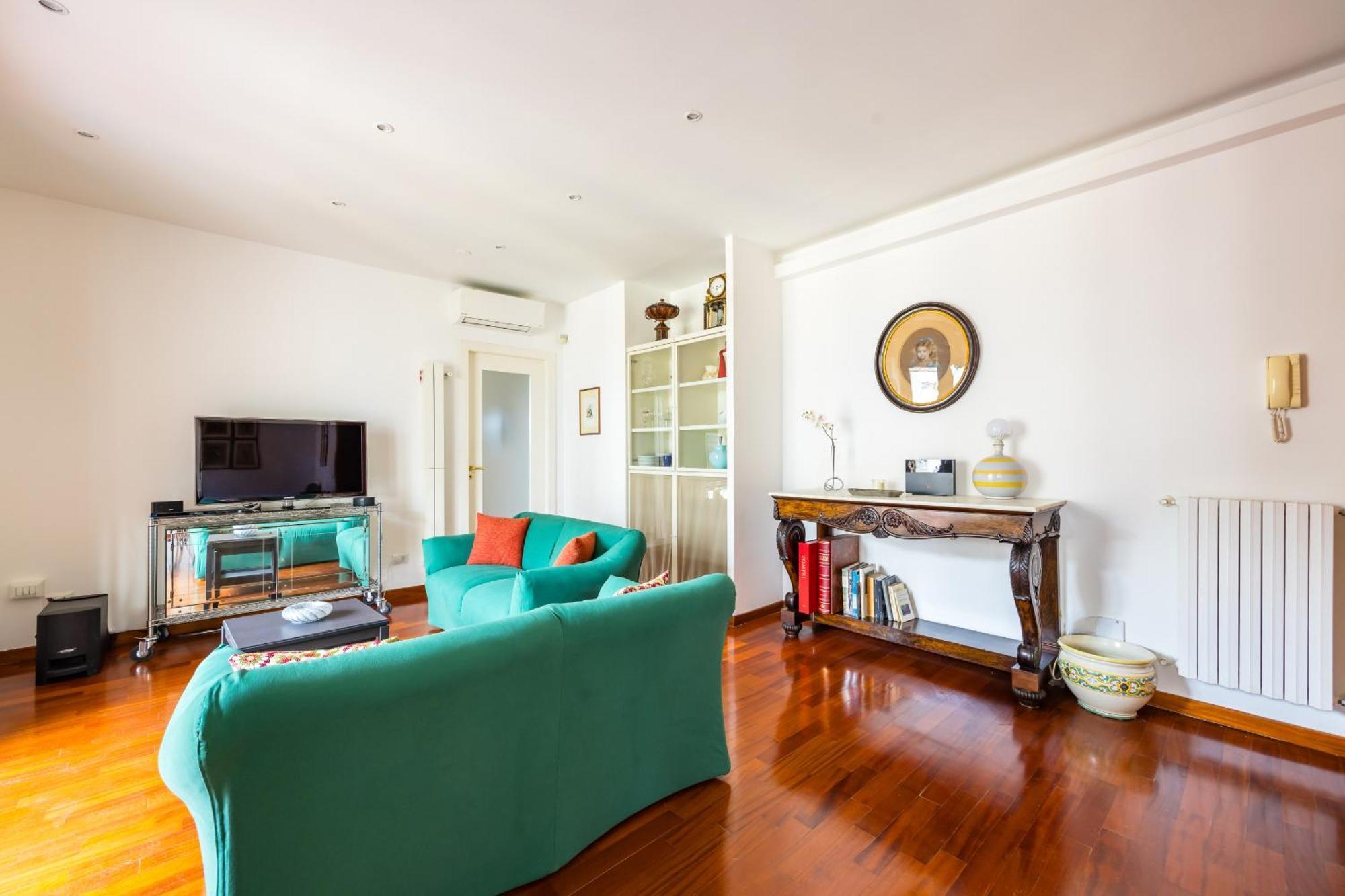 Colonna Classic Style By Wonderful Italy