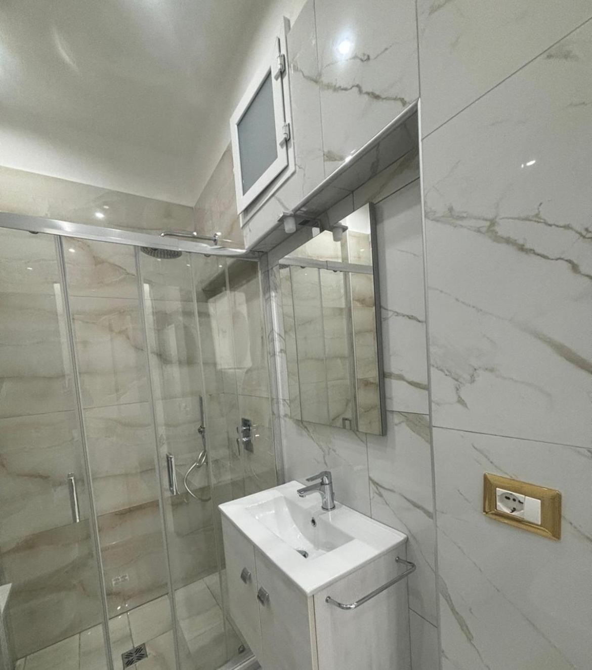 Regina House Apartment