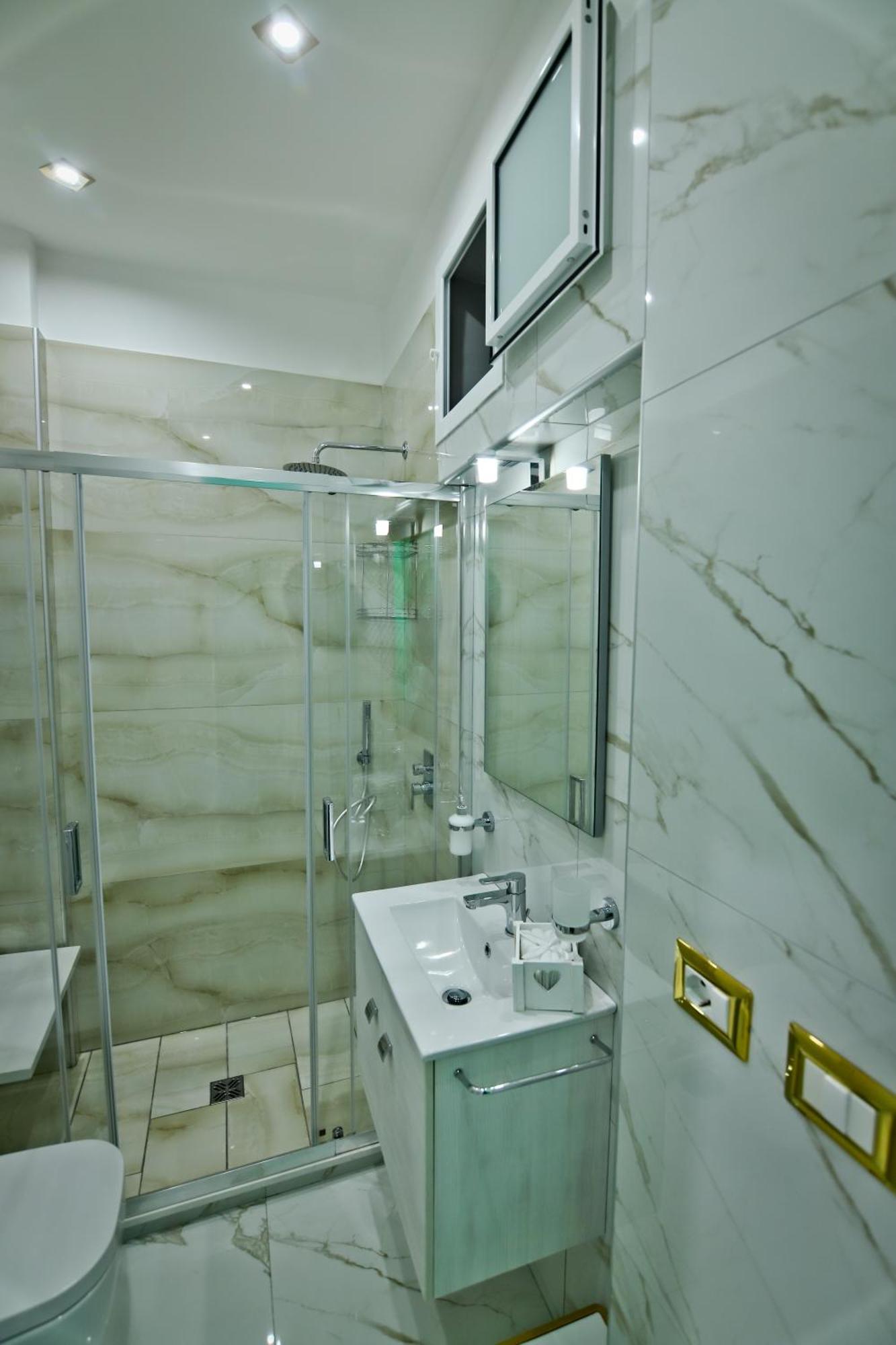 Regina House * Naples
