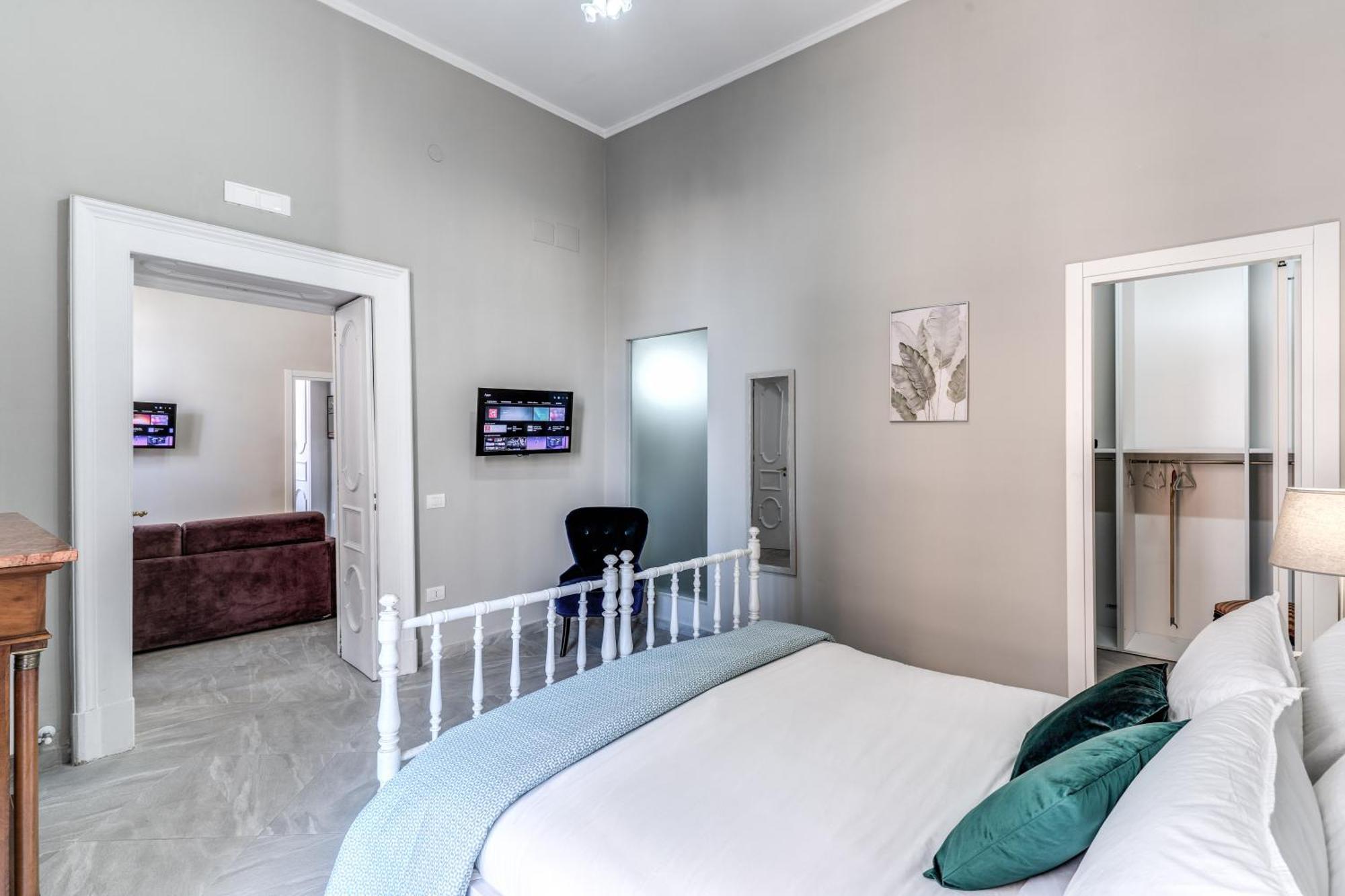 Due Porte A Toledo Apartment Naples