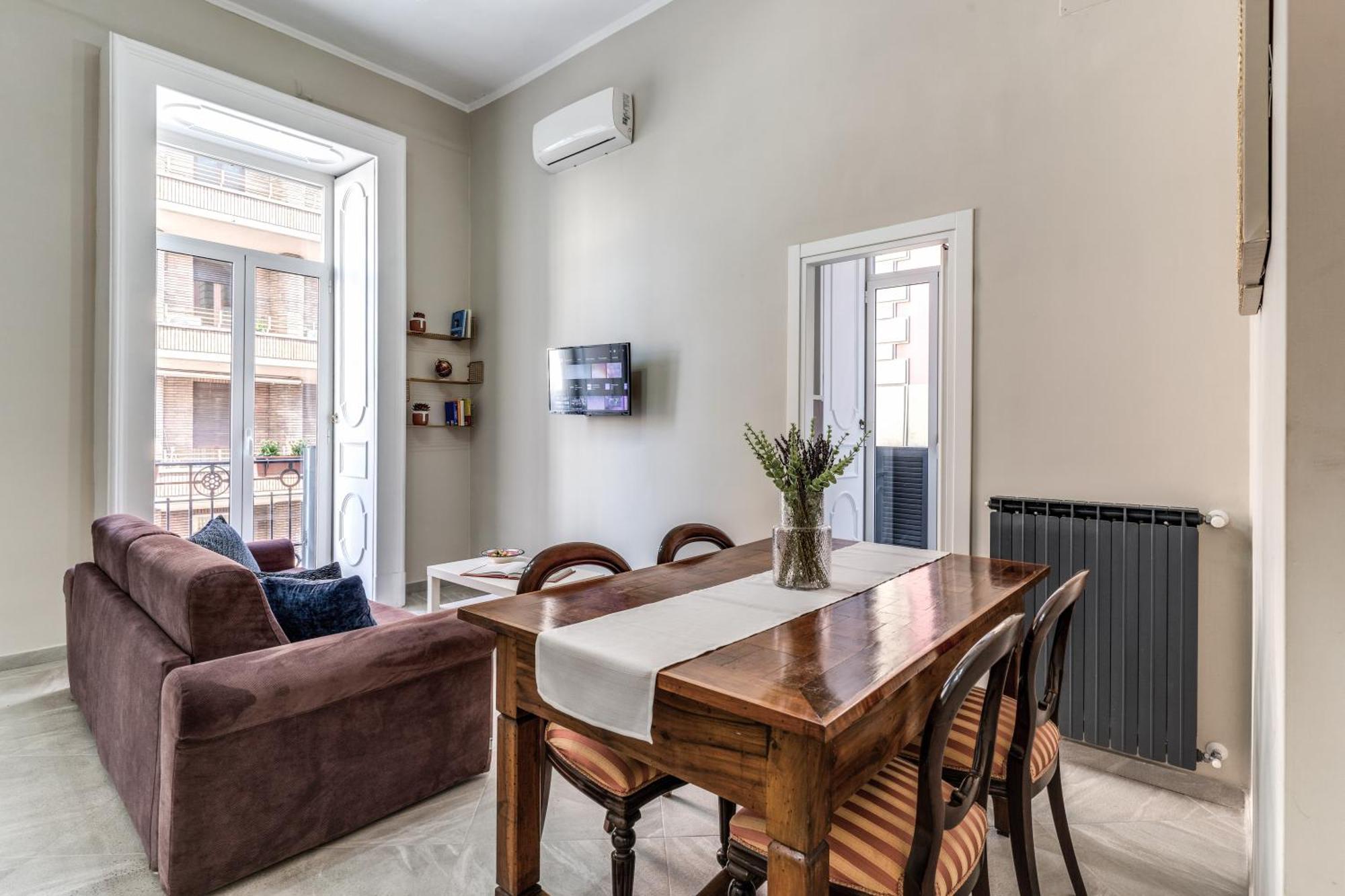 Apartment Due Porte A Toledo Naples