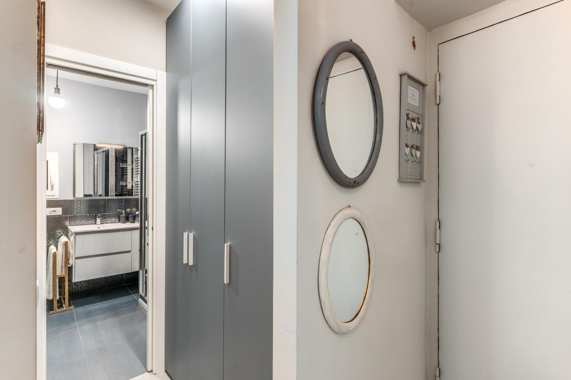 Due Porte A Toledo Apartment