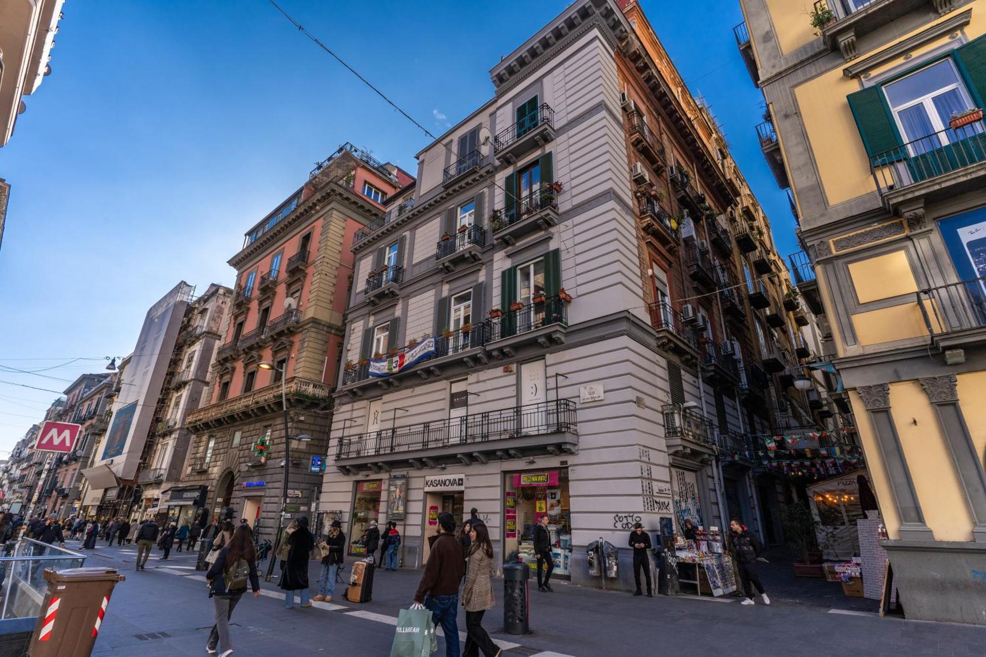 Due Porte A Toledo Apartment *