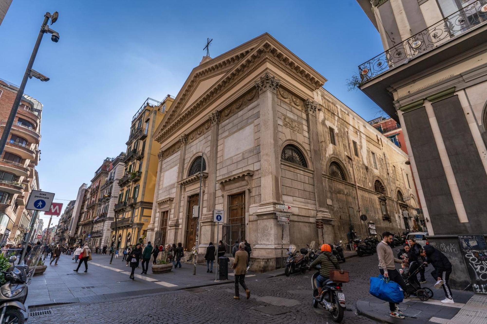 Due Porte A Toledo * Naples