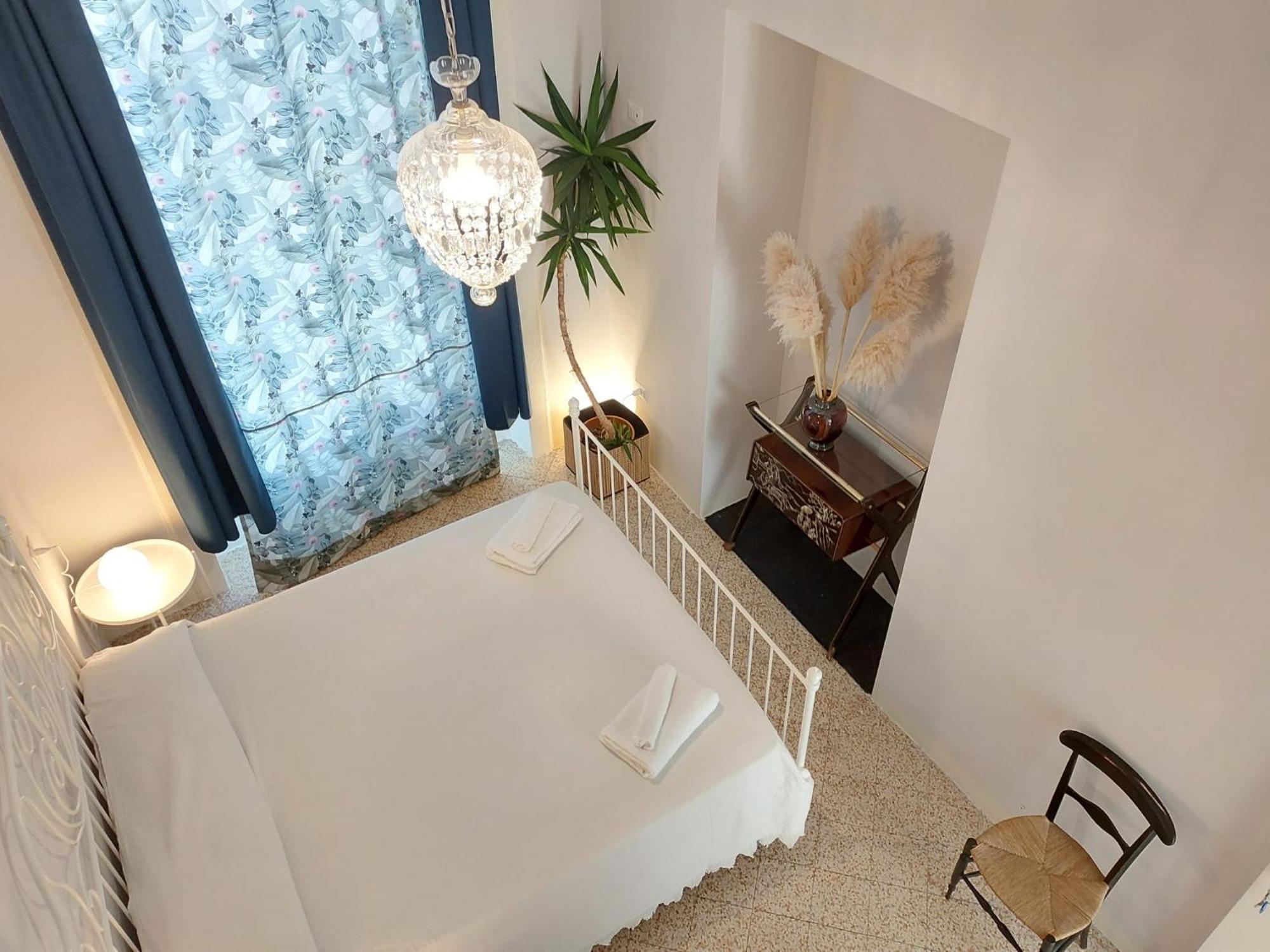 Palazzo Carafa Di Montorio Bed & Breakfast