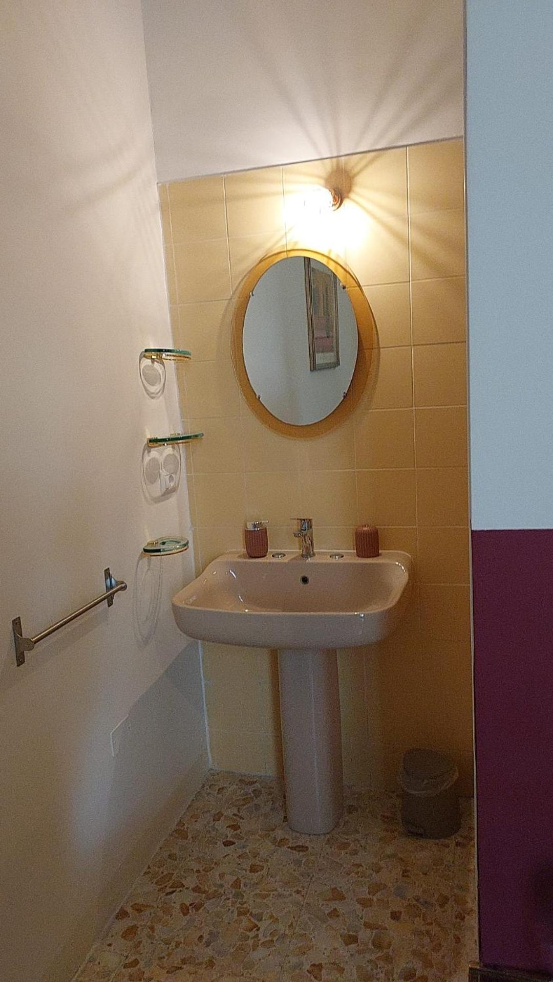 Palazzo Carafa Di Montorio Bed & Breakfast *