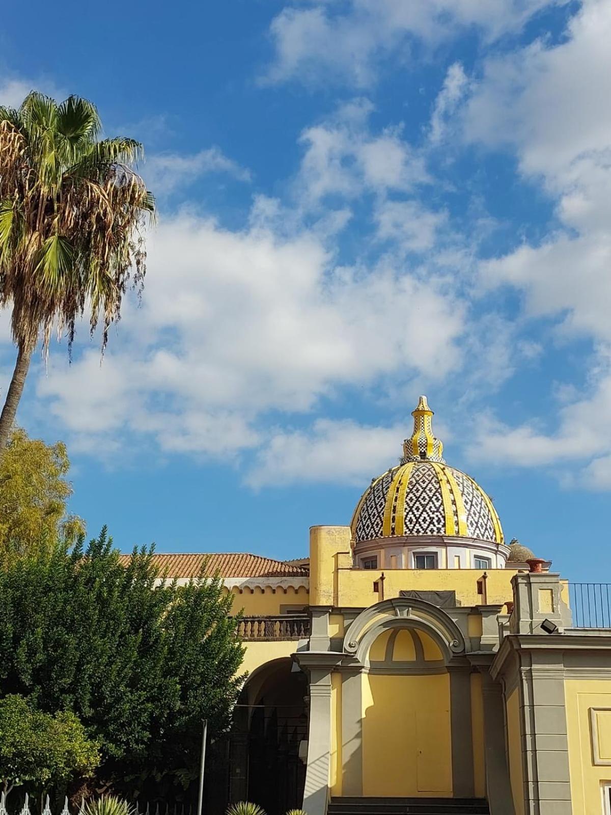 Palazzo Carafa Di Montorio Bed & Breakfast *