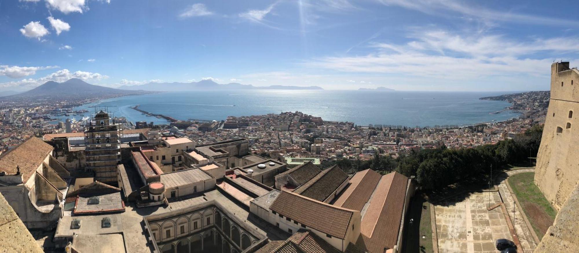 Piazza Carita