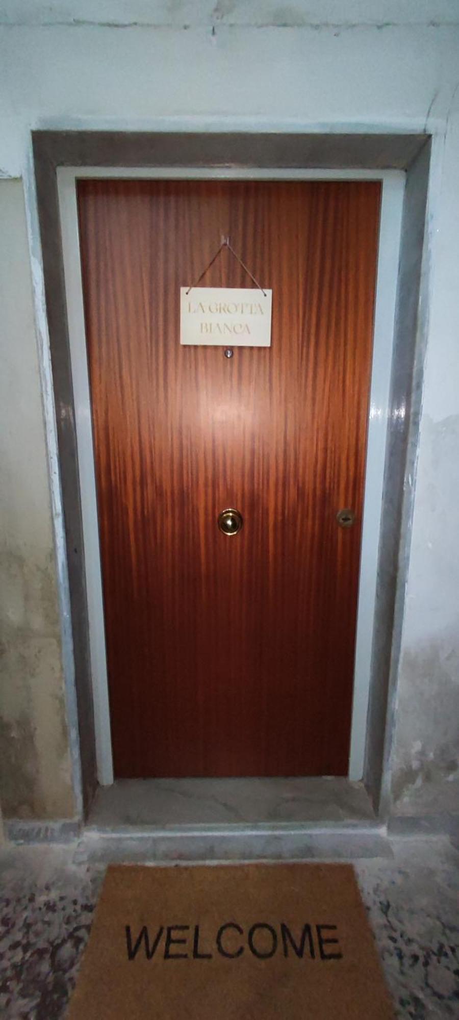La Grotta Bianca
