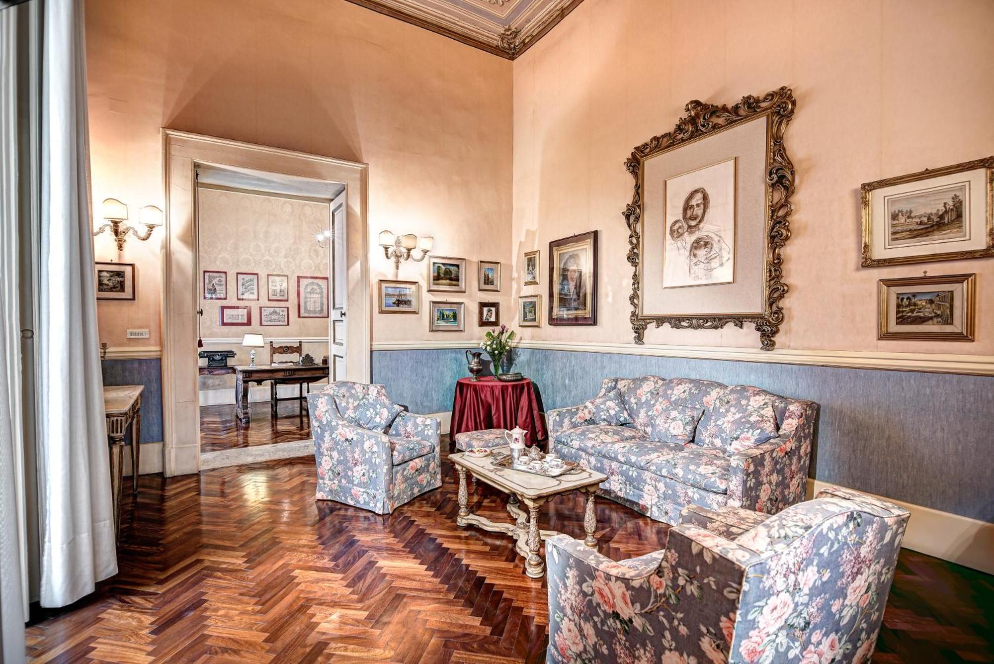 Arthouse Lady Marys Tribunali Luxury * Naples