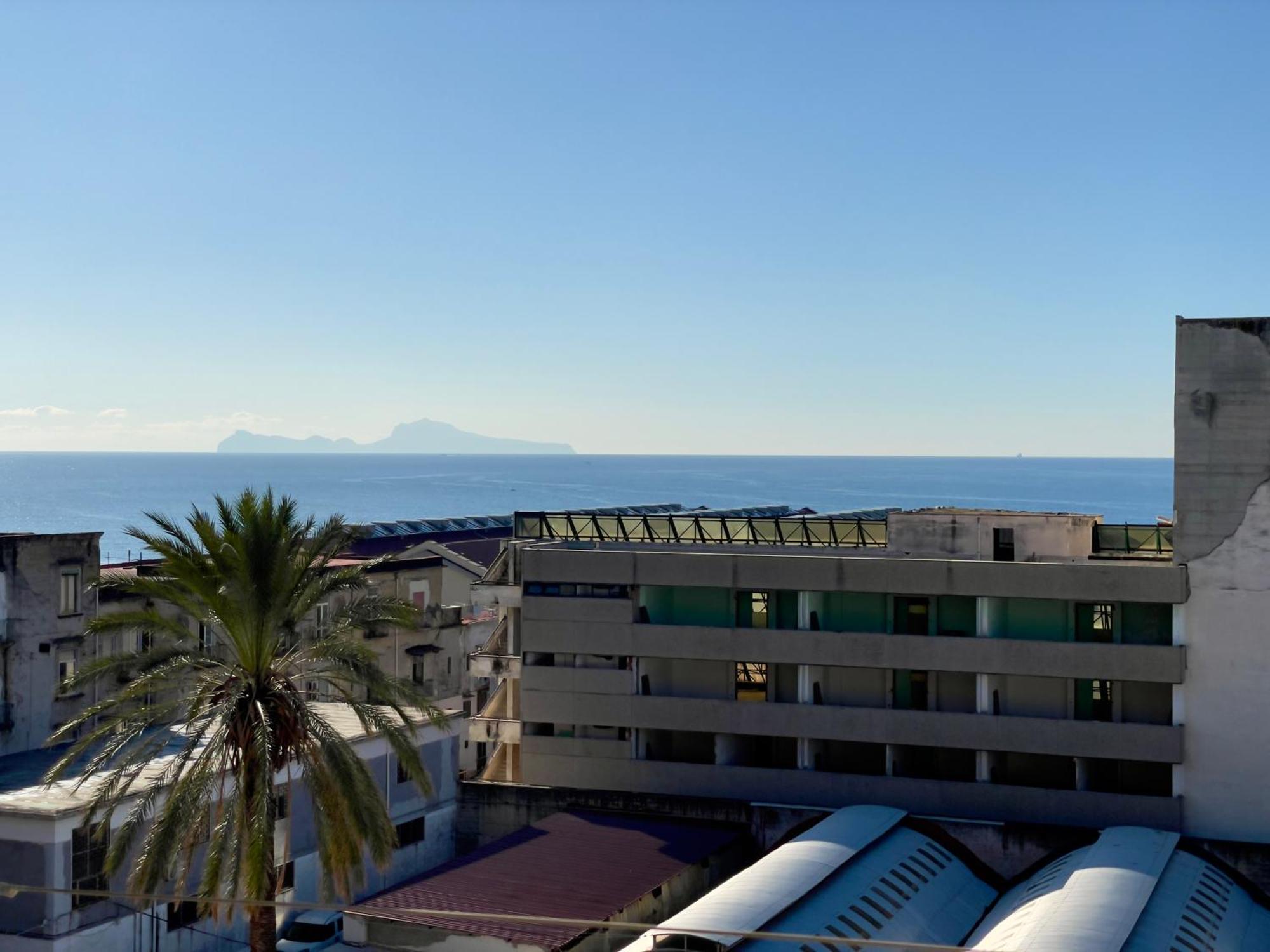 Free Wi-fi- Vista Mare E Vesuvio-casa Laura *