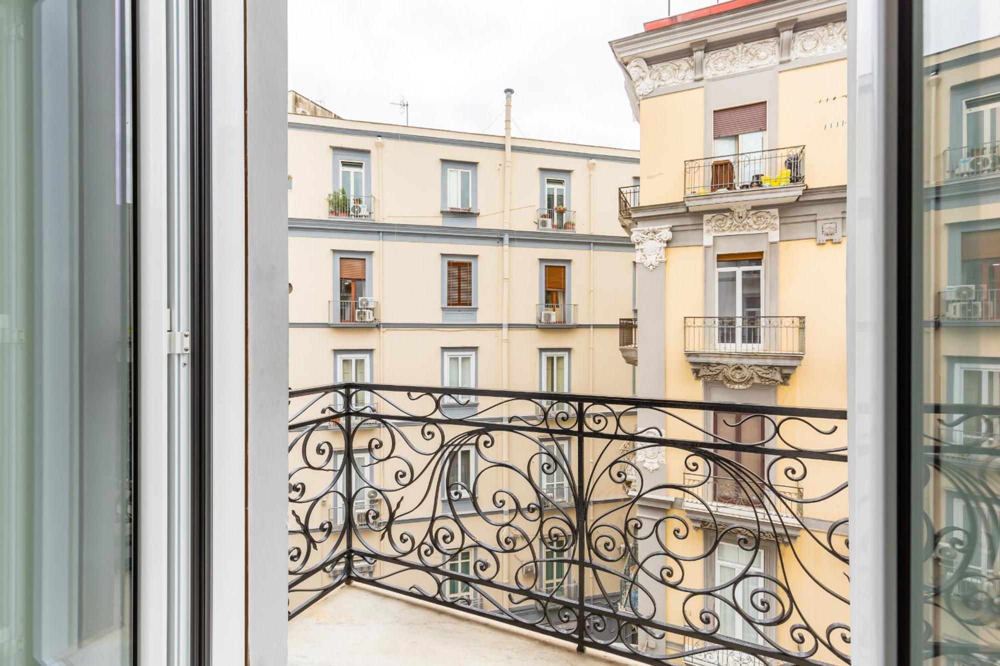 Apartment Station & Naples