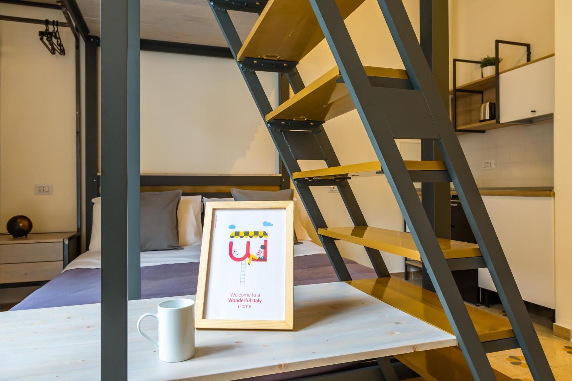 Station & Apartment Naples