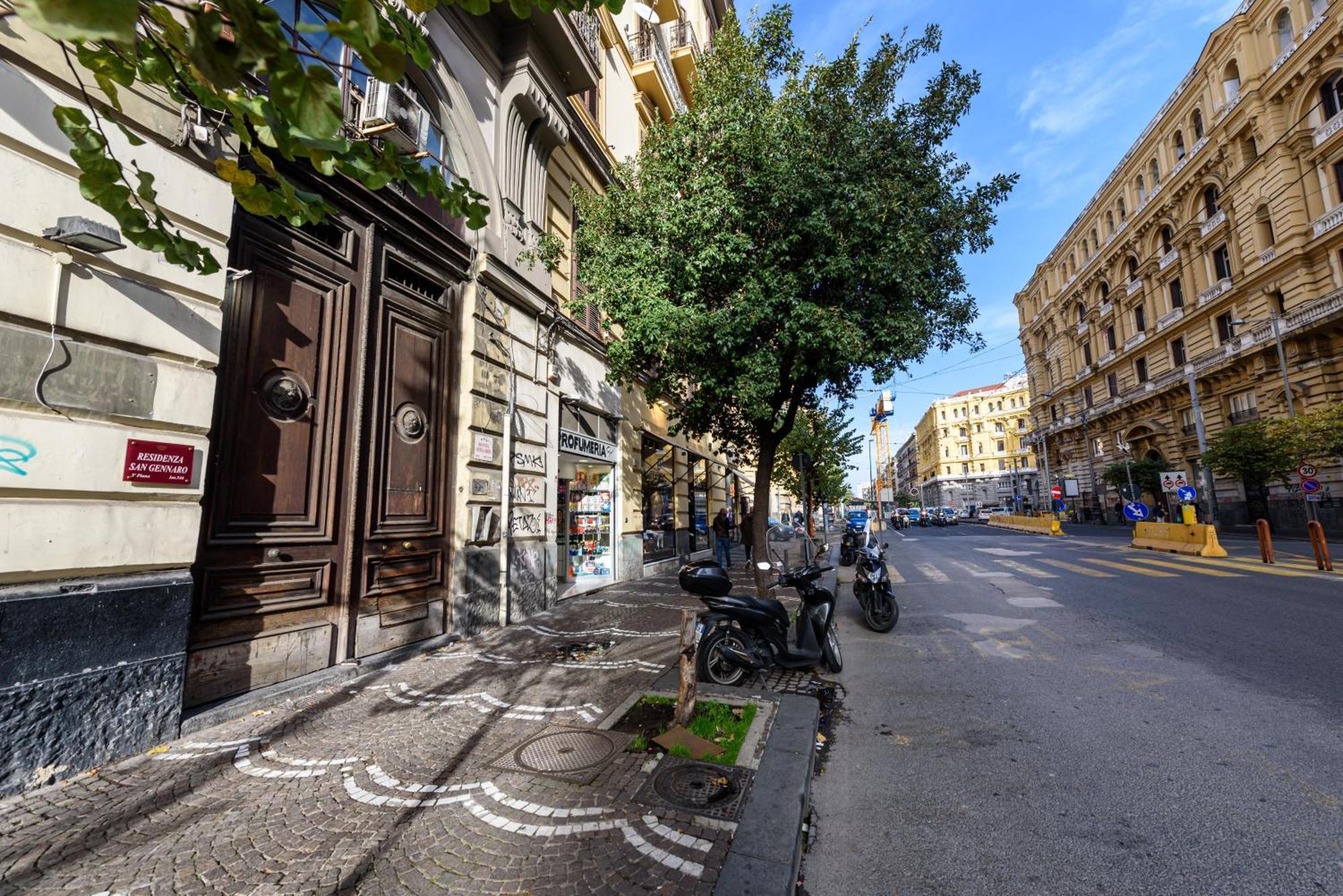 Apartment Duomo Luxury In Center Naples