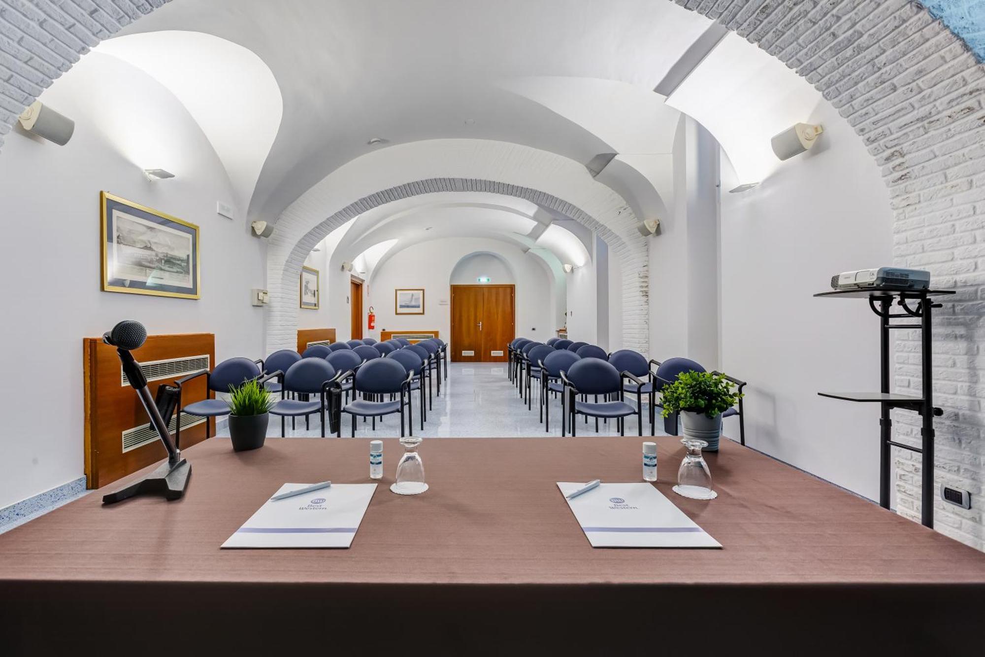 Western Plaza 4* Naples
