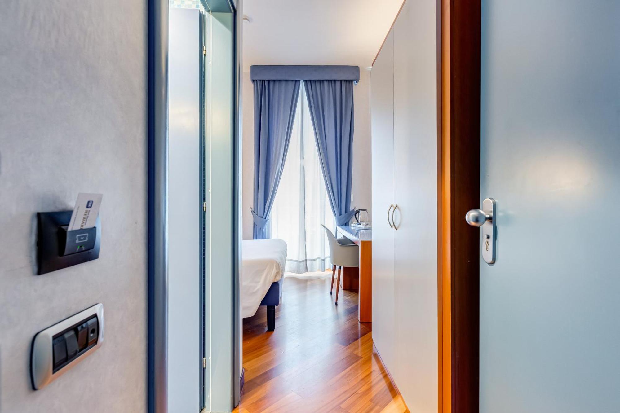 Hotel Western Plaza Naples