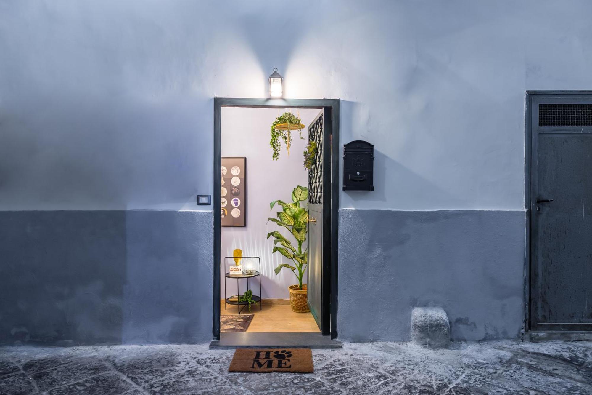 Eccehomo 29 La Casa Di Piero * Naples