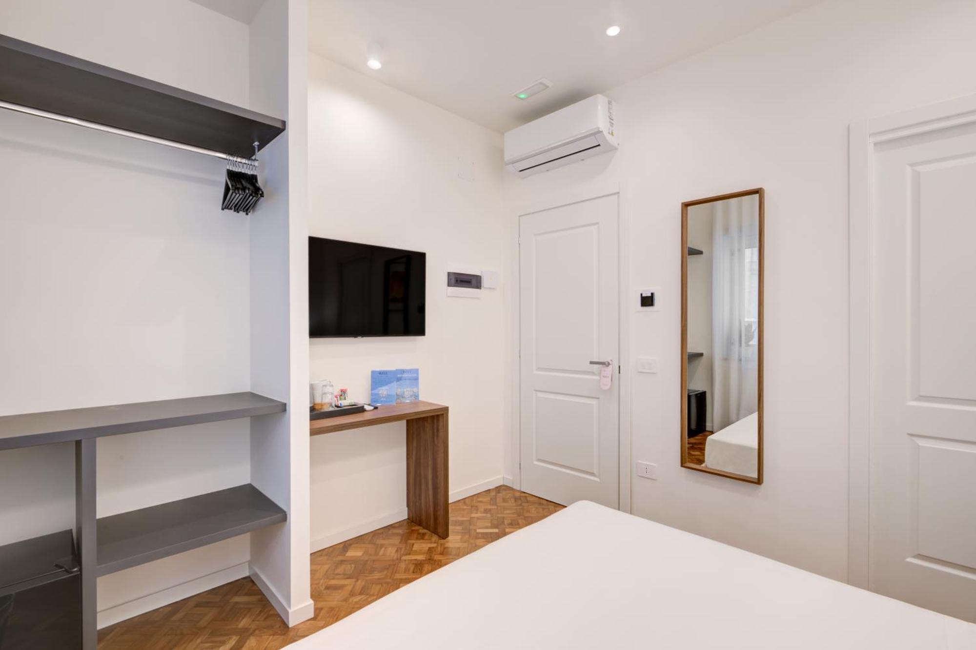 Well - Piazza Dei Martiri Bed & Breakfast Naples