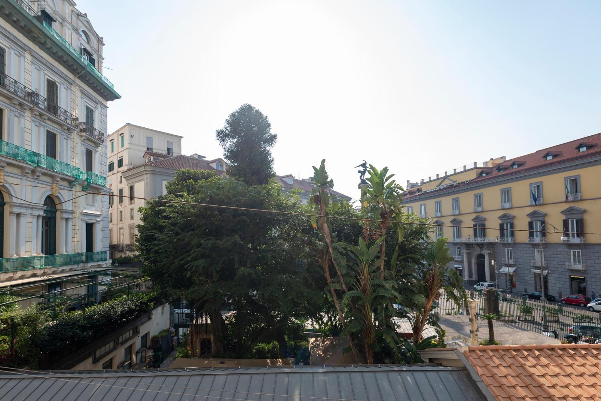 Well - Piazza Dei Martiri