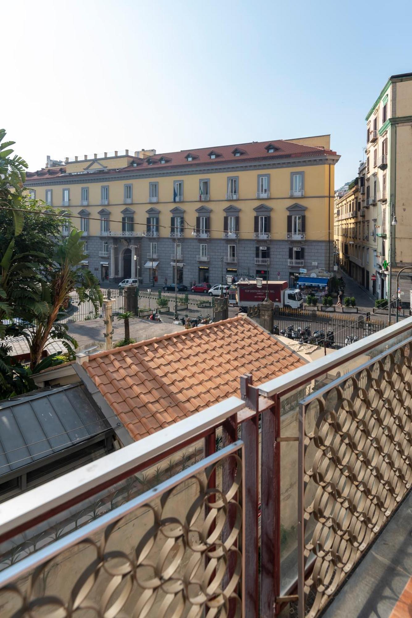 Bed & Breakfast Well - Piazza Dei Martiri *