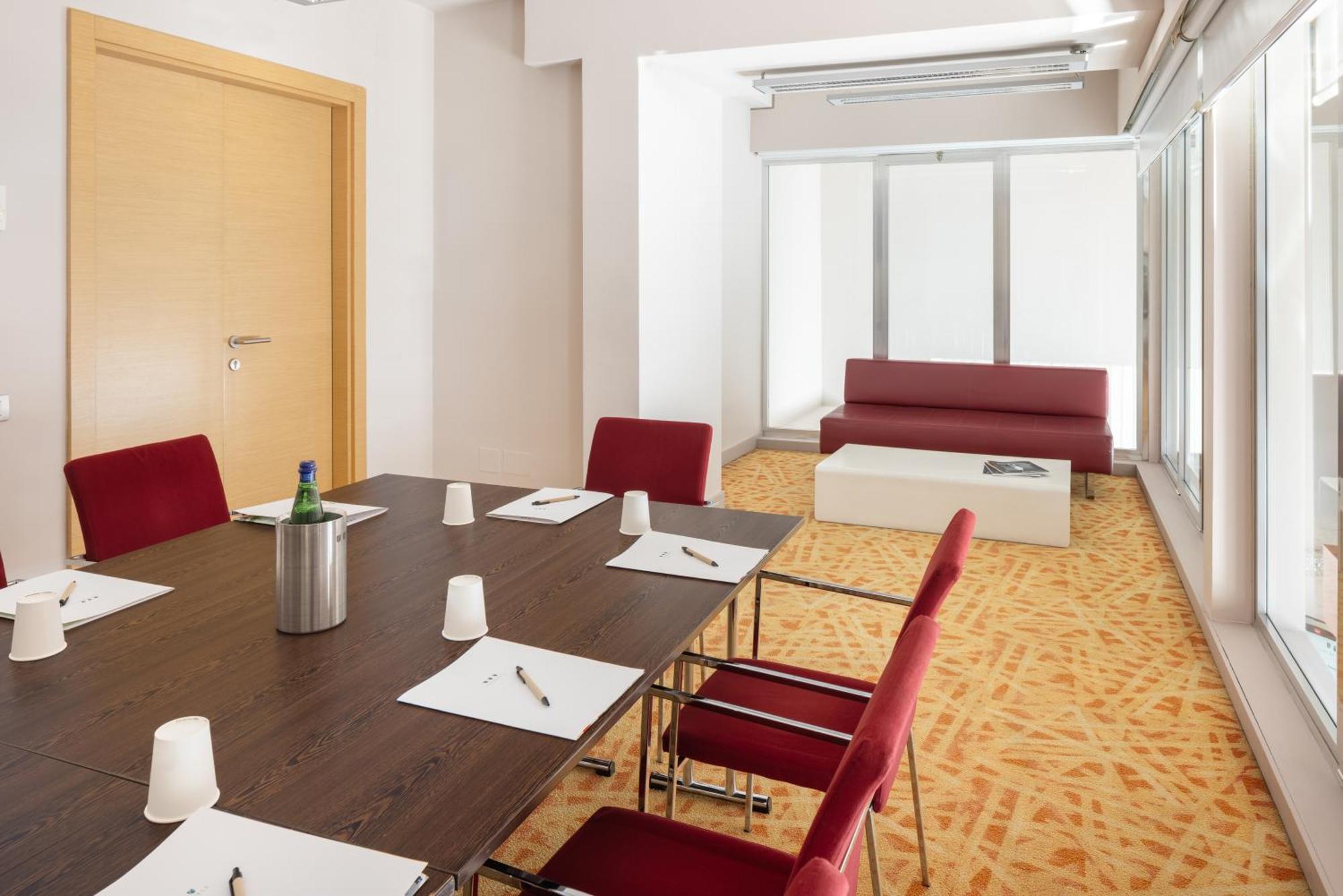 Una Hotels Napoli 4*
