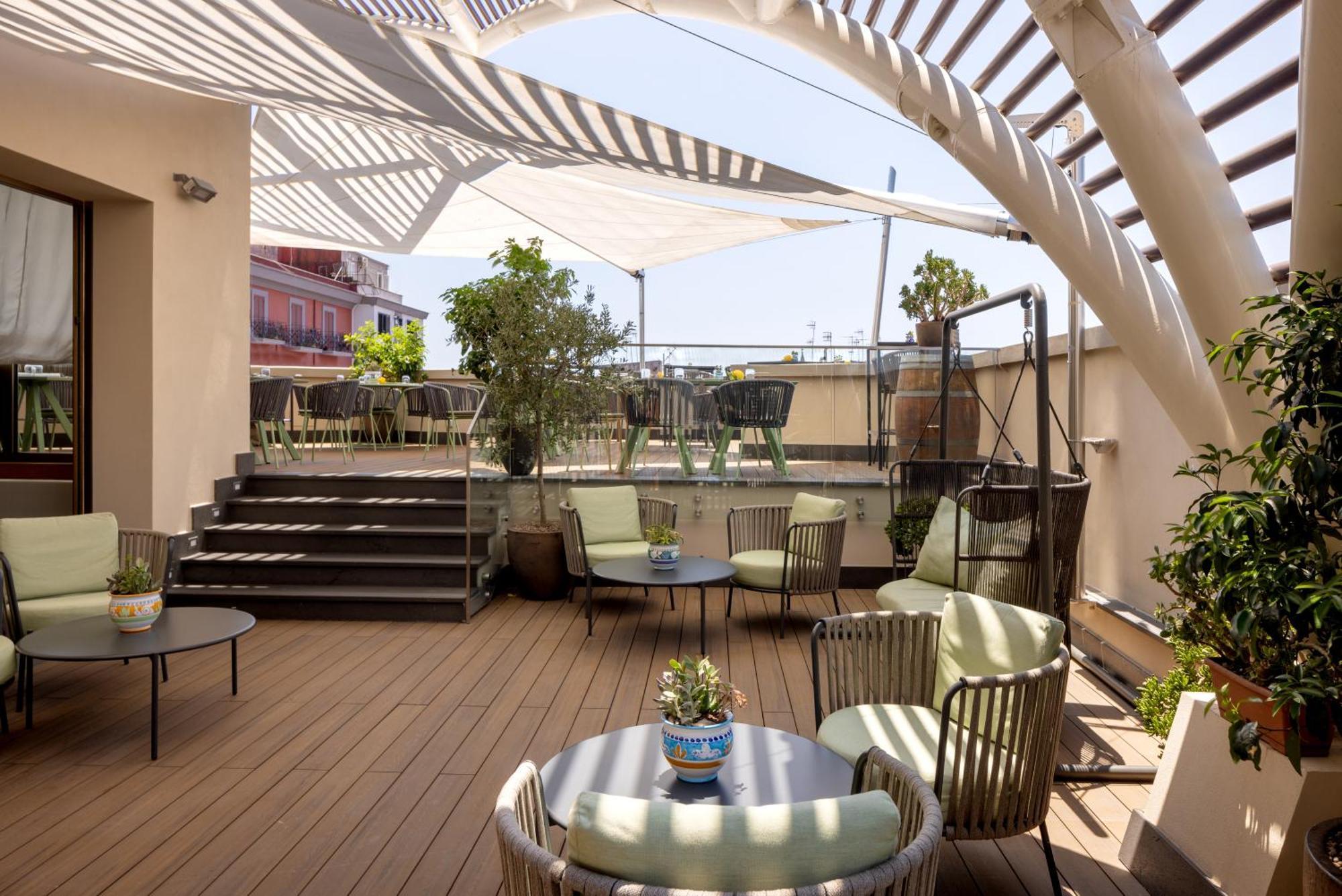 Una Hotels Napoli 4*