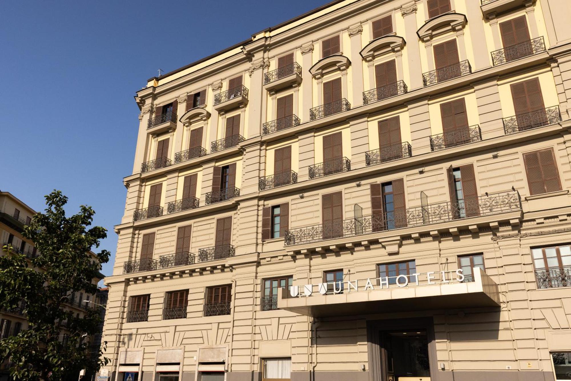 Una Hotels Napoli 4*