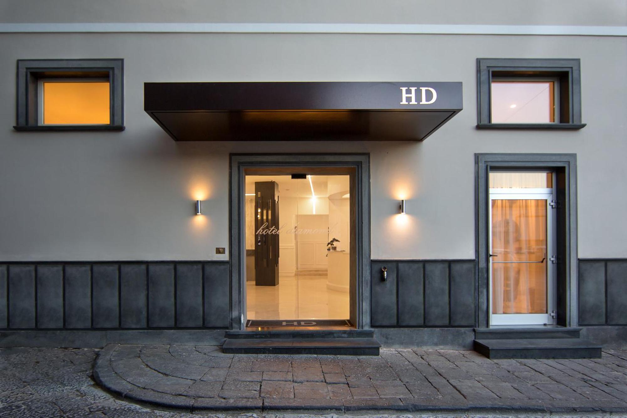 Diamond Hotel 3*