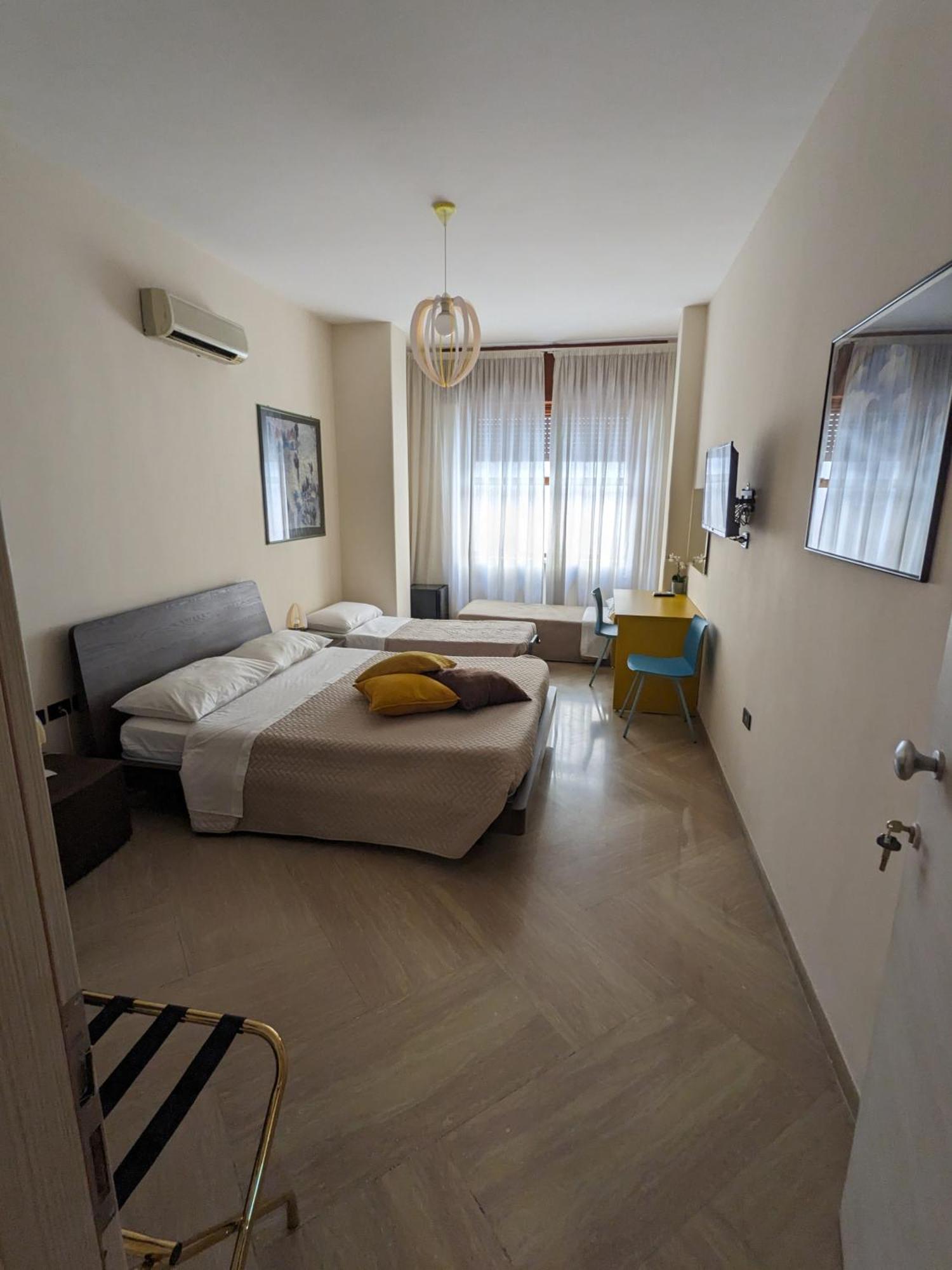 Napoli City Inn