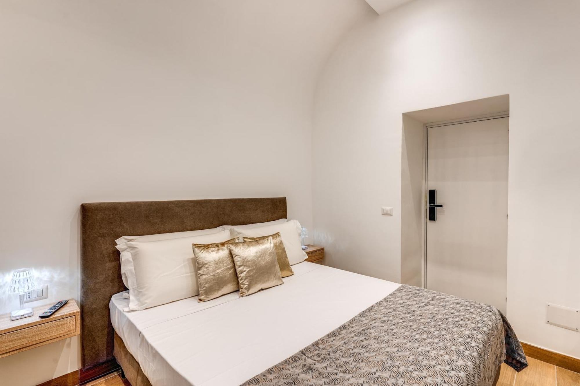 Domus Partenopea Guest house