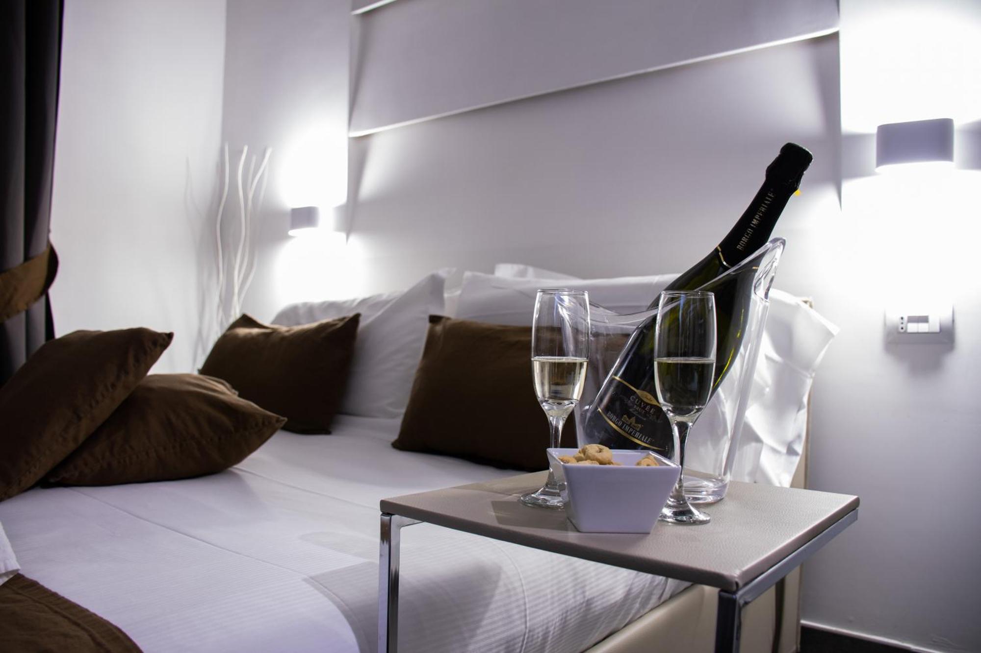 Megaris Luxury