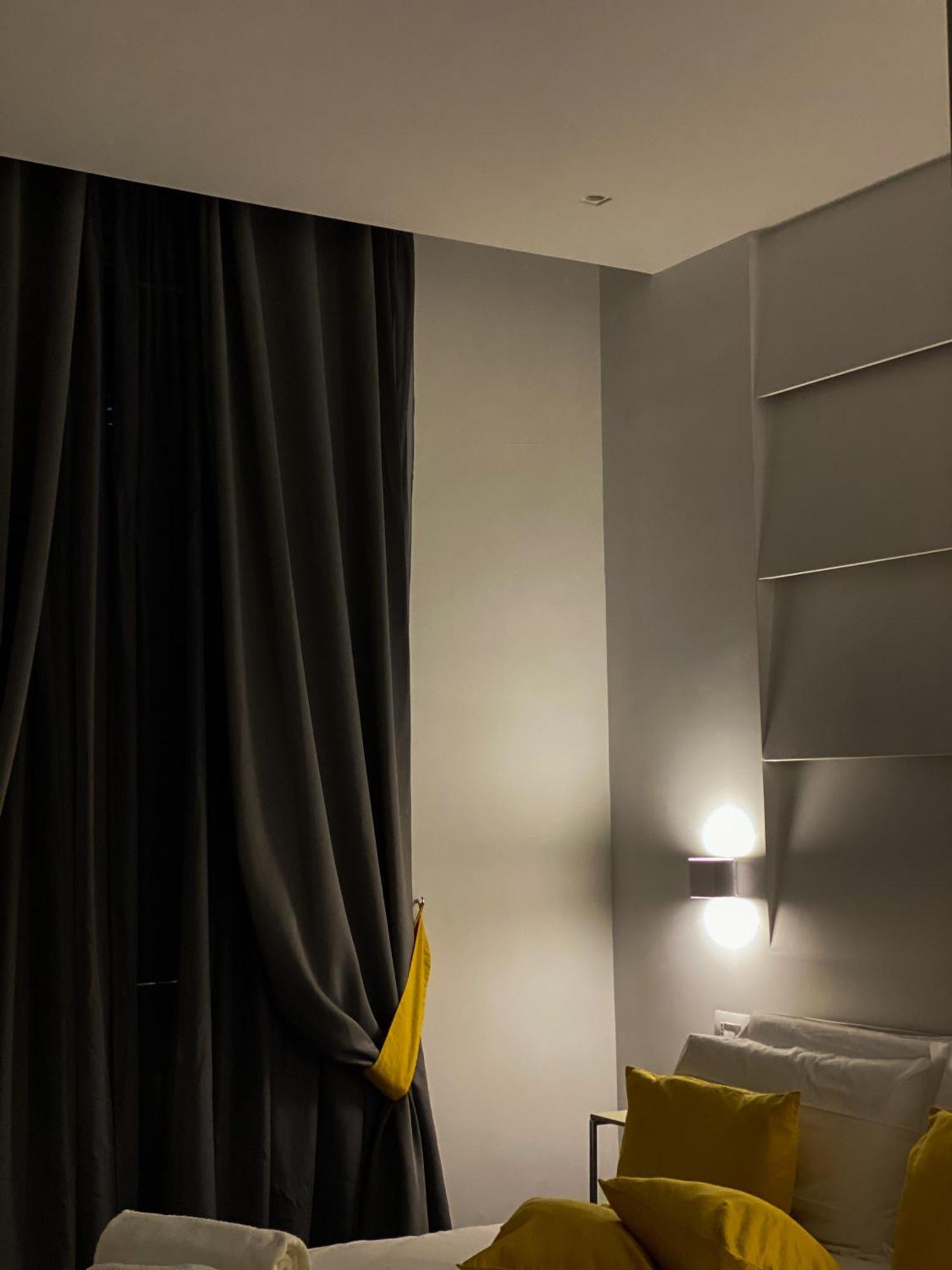Megaris Luxury *