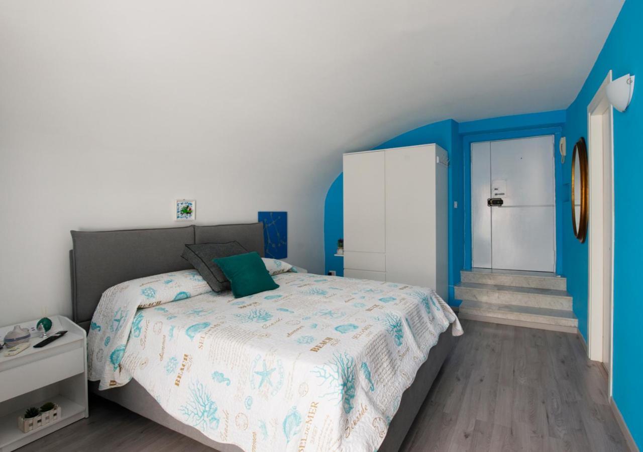 Blue Twins House Apartment