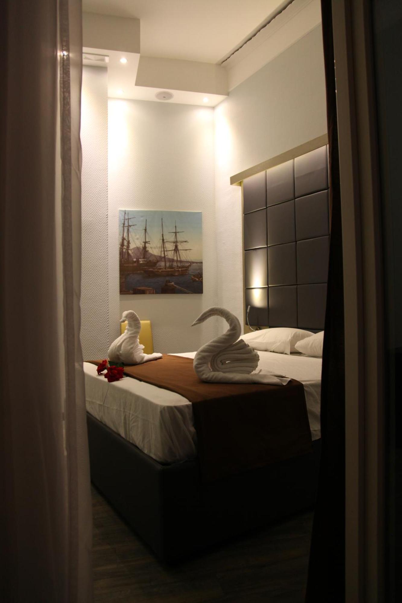 Bed & Breakfast Sleep In Naples Naples