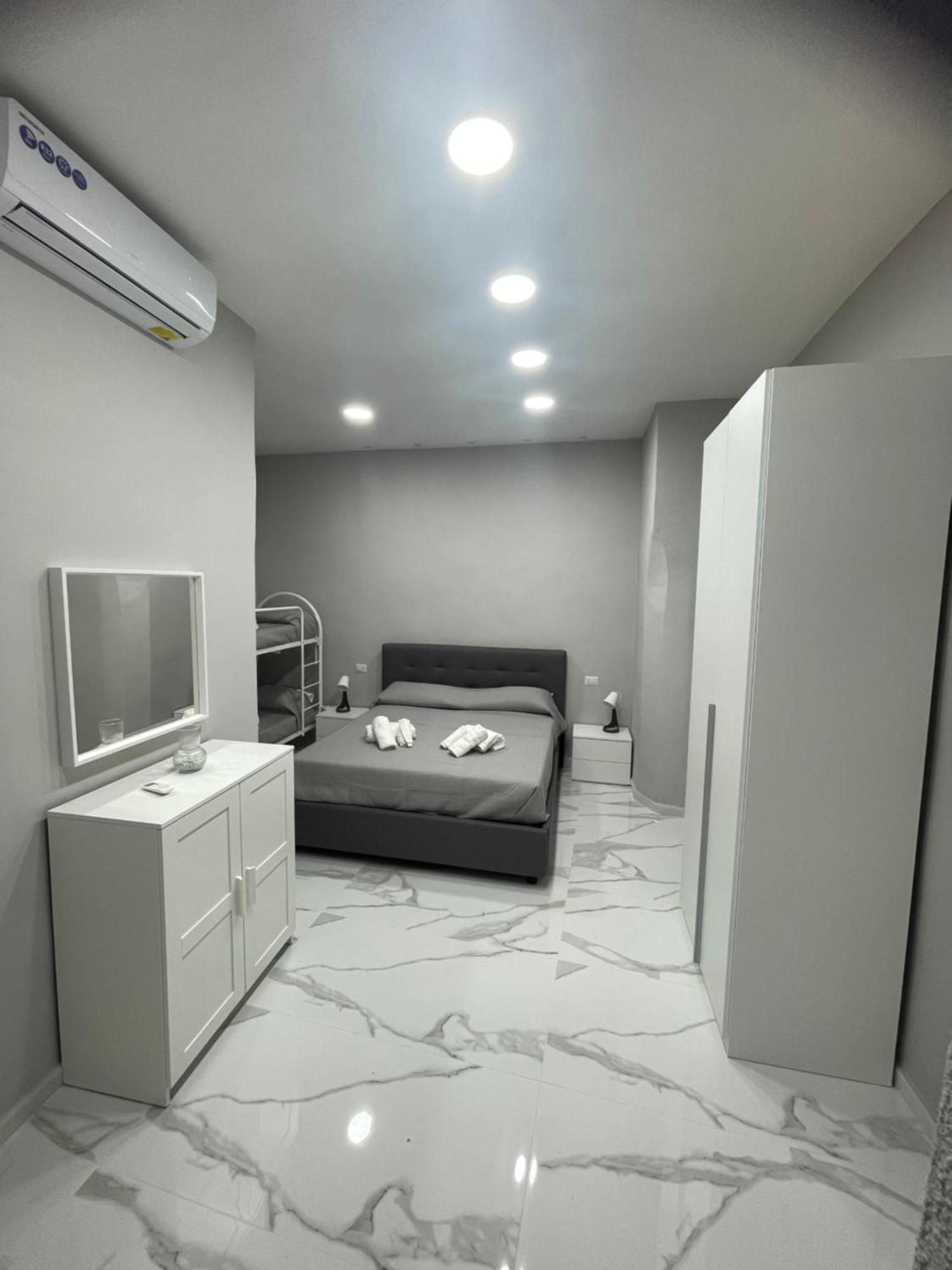 Vittoria Apartment *