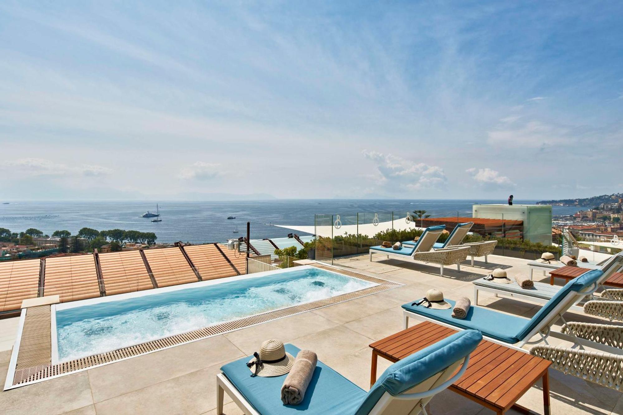 De Bonart Naples, Curio Collection By Hilton Naples