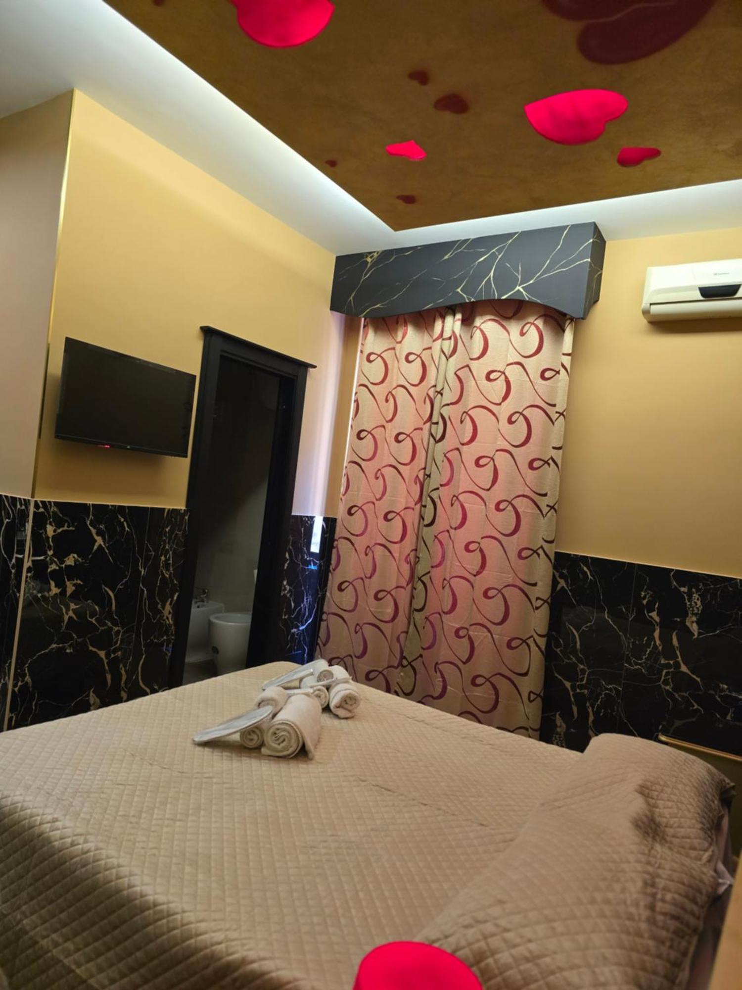 Hotel Iris Hotel *