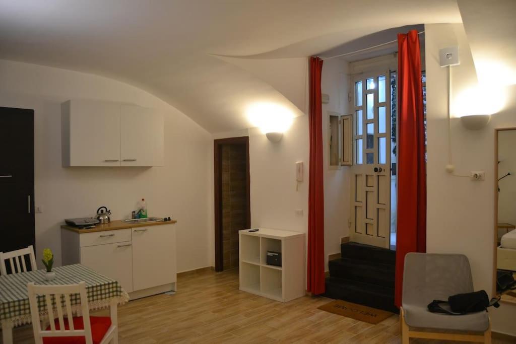 Alex Guest House. *