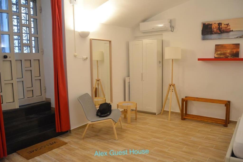 Alex Guest House. Apartment