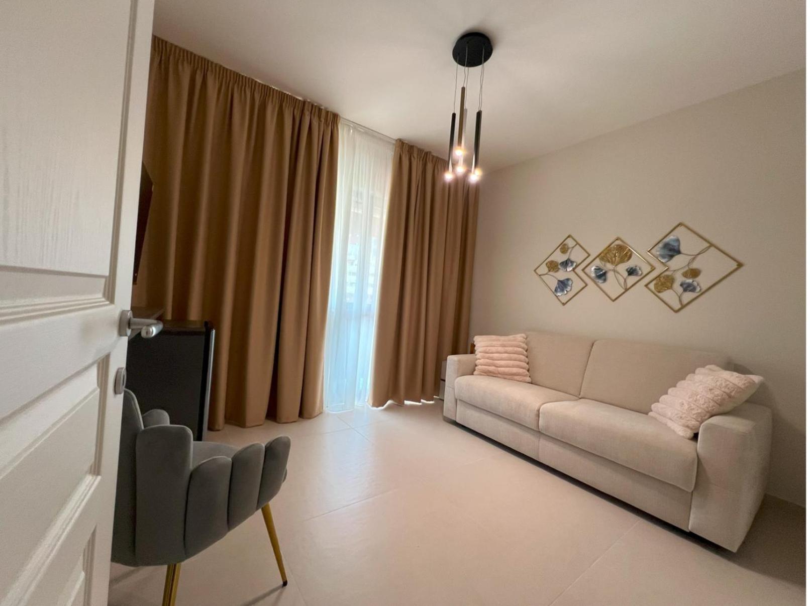 Red Bridges House Apartment