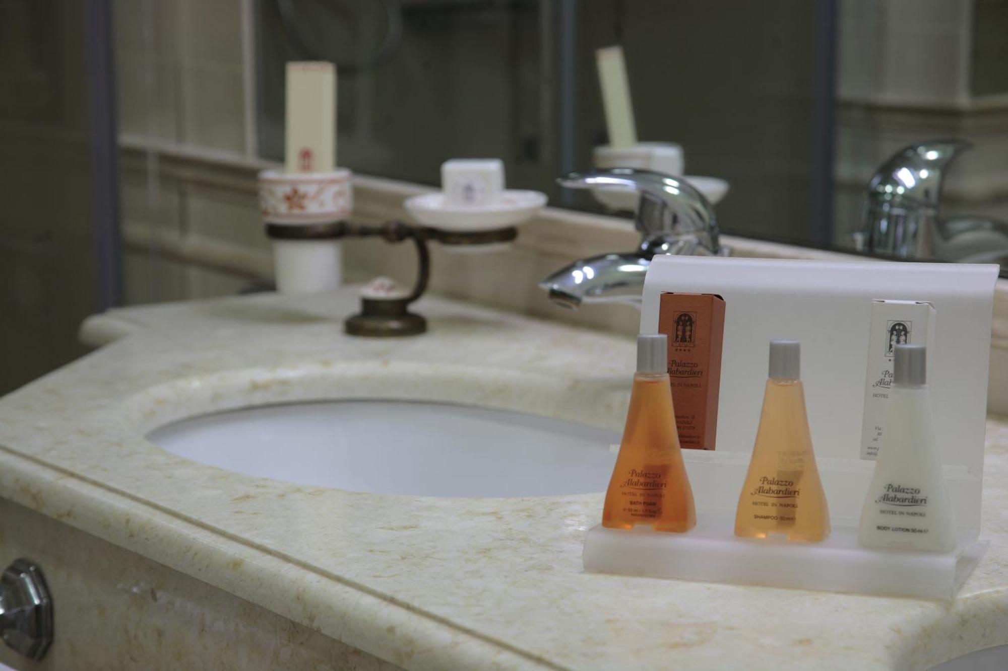 Hotel Palazzo Alabardieri Naples