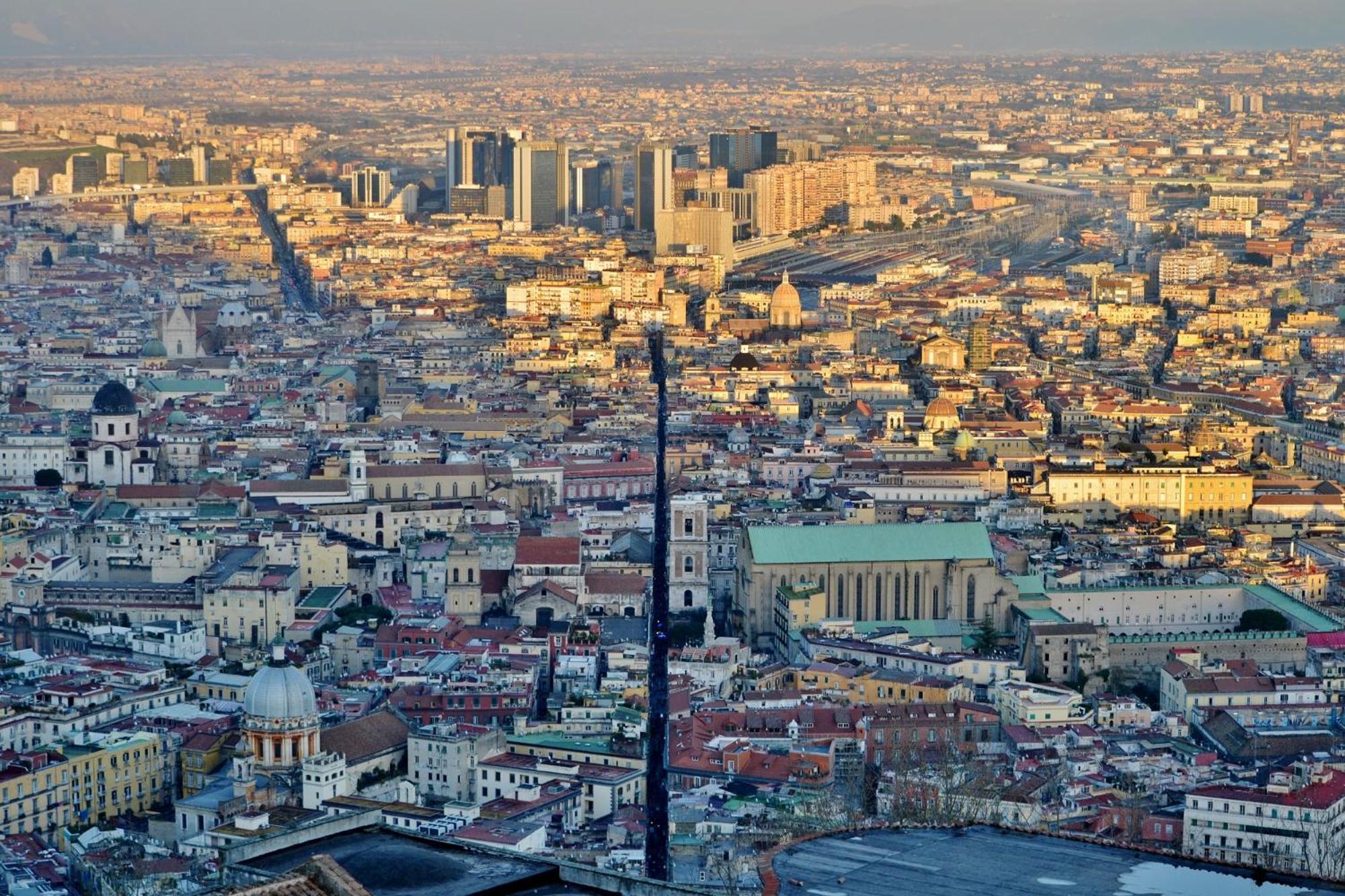 Tecla Naples