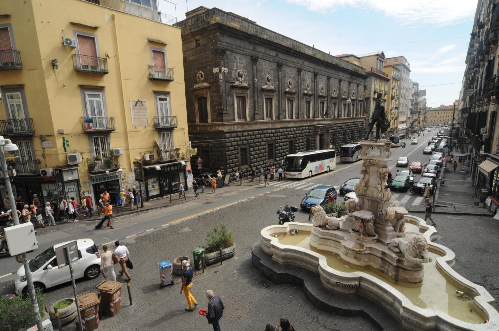Bed & Breakfast A Casa Di Anna Naples